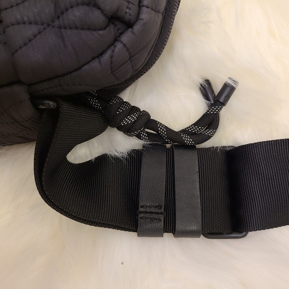 Lululemon crossbody bag - Picture 4 of 12